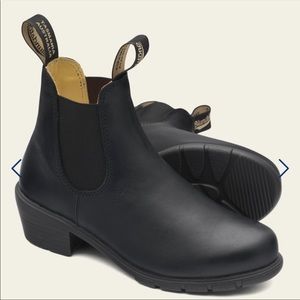 Size 7.5 US women’s Blundstone heeled boots